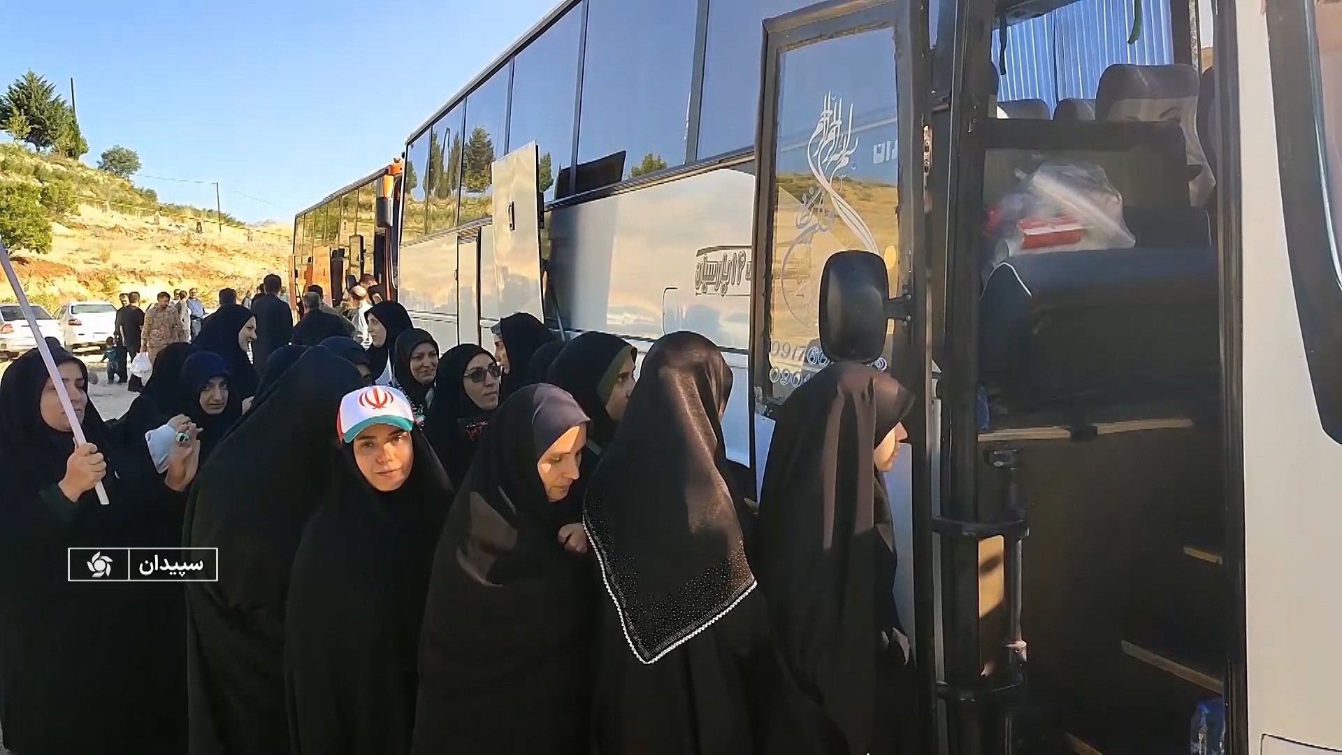 اعزام عزاداران و زائران سپیدانی برای تشییع پیکر امام شهید