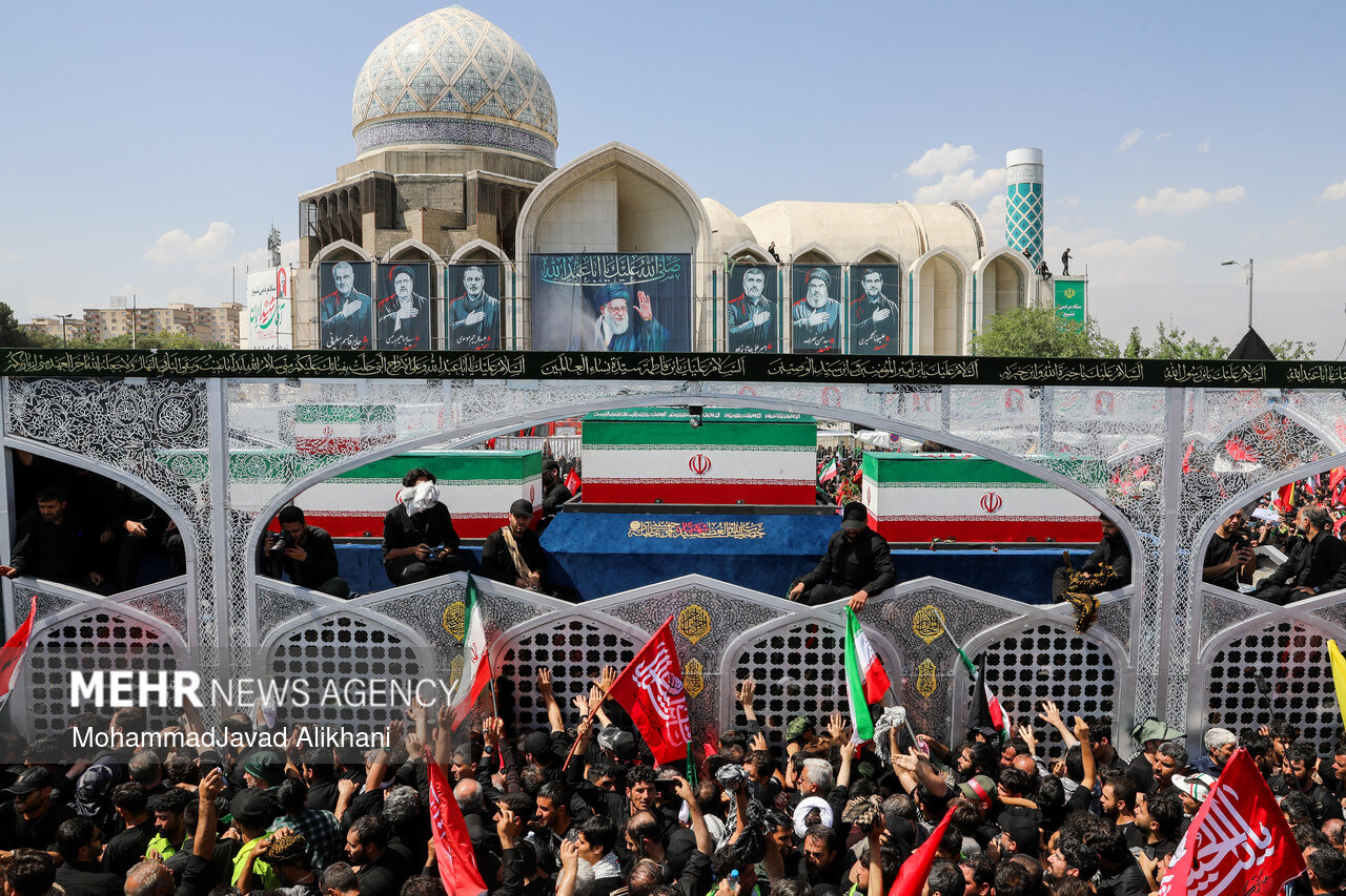 منطقه یک مشهد میزبان زائران استان فارس در آیین تشییع رهبر شهید انقلاب
