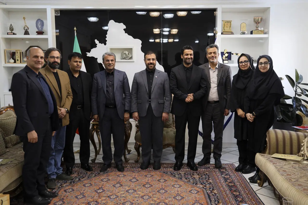 در برنامه‌های فرهنگی استان به سه‌گانه دین، حماسه و هنر توجه شود