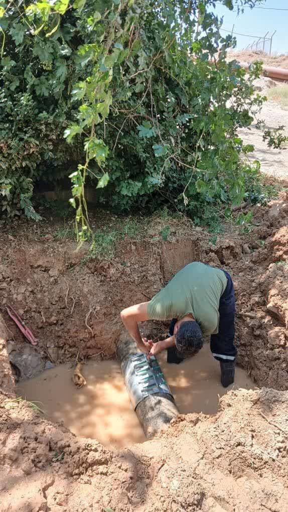 تعمیر خط انتقال آب در آزبست تل آسیاب شهرستان آباده