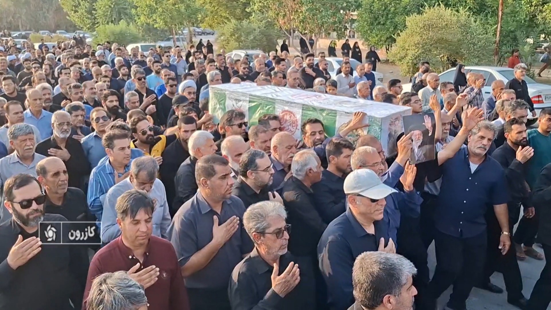 تشییع و خاکسپاری پیکر شهید عباس حسام الدینی در کازرون