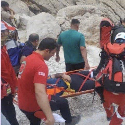 امدادرسانی به فرد گرفتار در تنگ رغز داراب