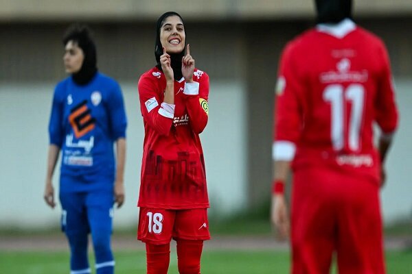 در انتظار انتخاب سرمربیان سرخابی/ مربی سپاهانی در حوالی نیمکت پرسپولیس