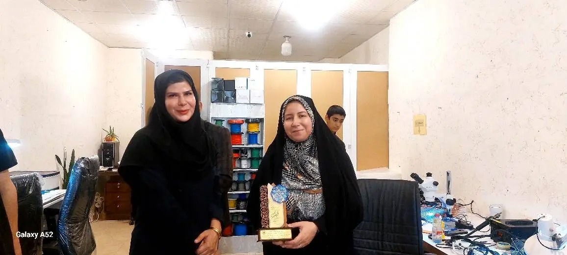 بازدید مدیرکل اموربانوان و خانواده استانداری از شرکت «فریا فاطر فارس»