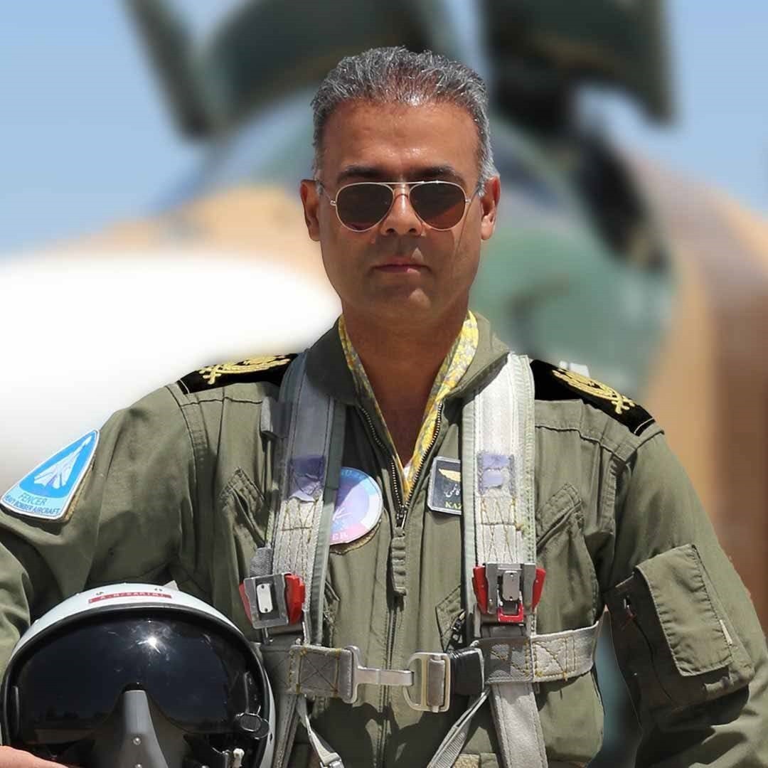 ورود پیکر مطهر خلبان سوخو ۲۴ ارتش به شیراز ؛ پیکر مطهر شهید مجید کاظمی دقایقی پیش وارد پایگاه شهید دوران شد