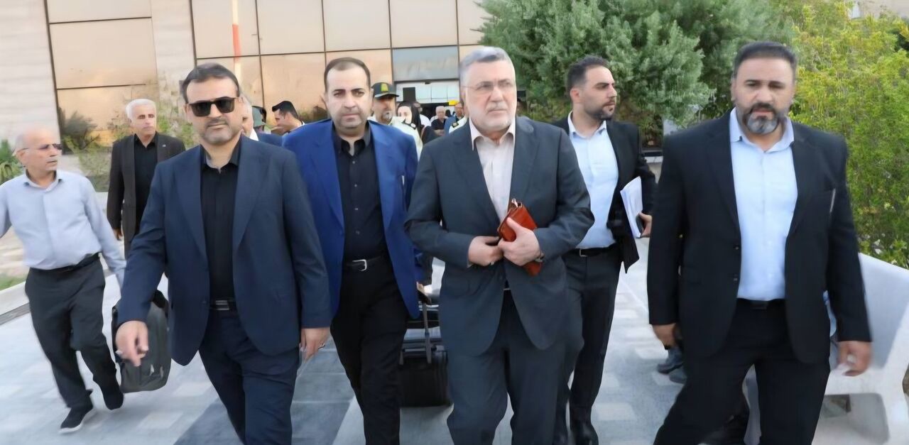 وزیر بهداشت وارد لامرد شد