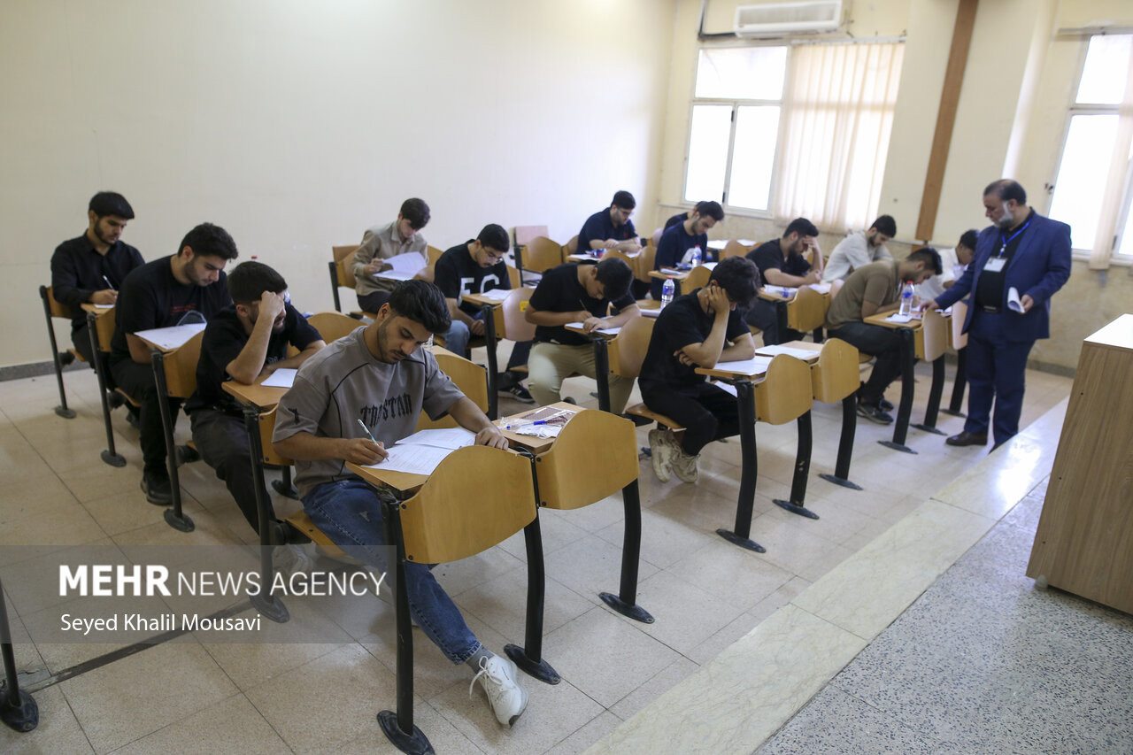 حضور بیش از ۱۲۰۰ داوطلب در آزمون کنکور سراسری ۱۴۰۵ لامرد