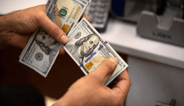 کشف اسکناس های ۱۰۰ دلاری تقلبی در شیراز | آخرین خبر