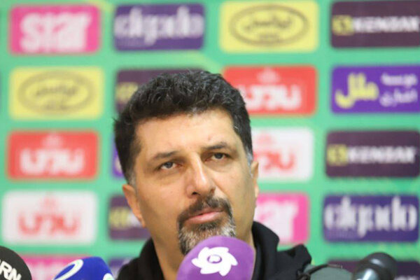واکنش سرمربی نساجی به جذب بازیکن پرسپولیس/ فوتبال پلی‌استیشن نیست