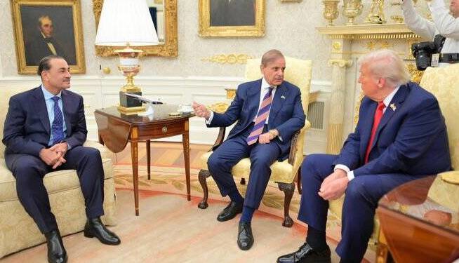 کیهان: دولت پاکستان به دنبال گرفتن حق دلالی از آمریکاست | آخرین خبر