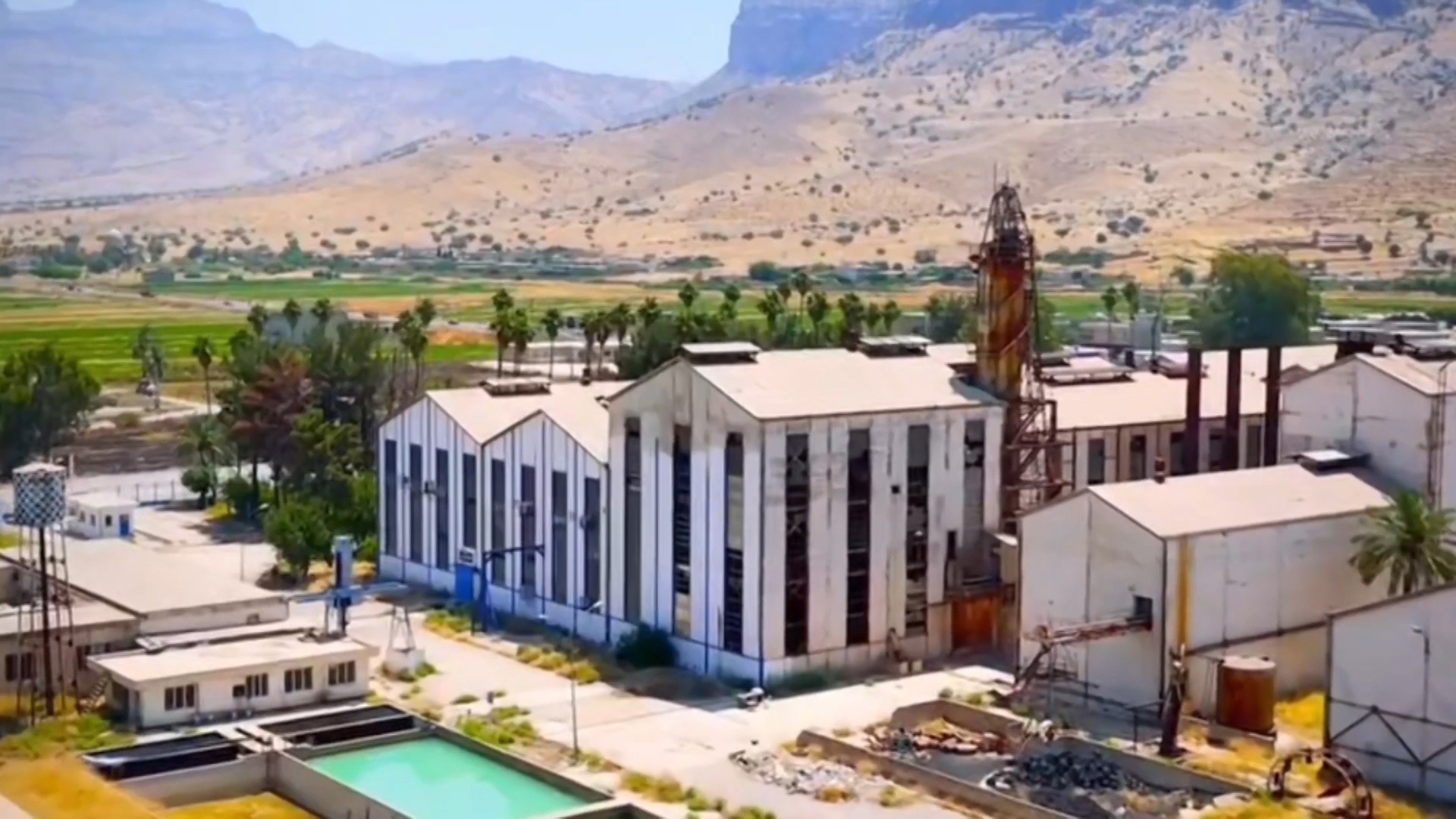 بازدید وزیر کار از کارخانه قند ممسنی در شهرستان رستم