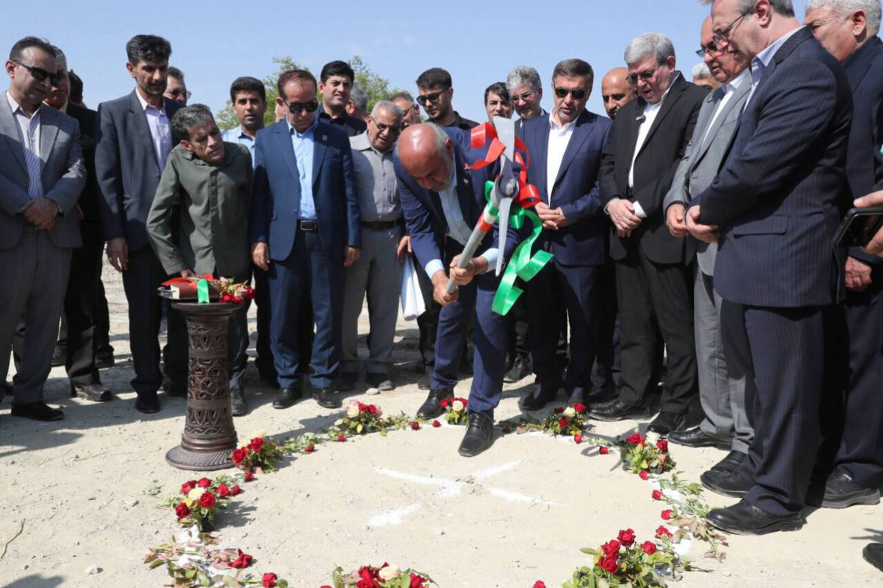 میدری کلنگ مرکز توانبخشی «باب‌الحوائج» کازرون را به زمین زد