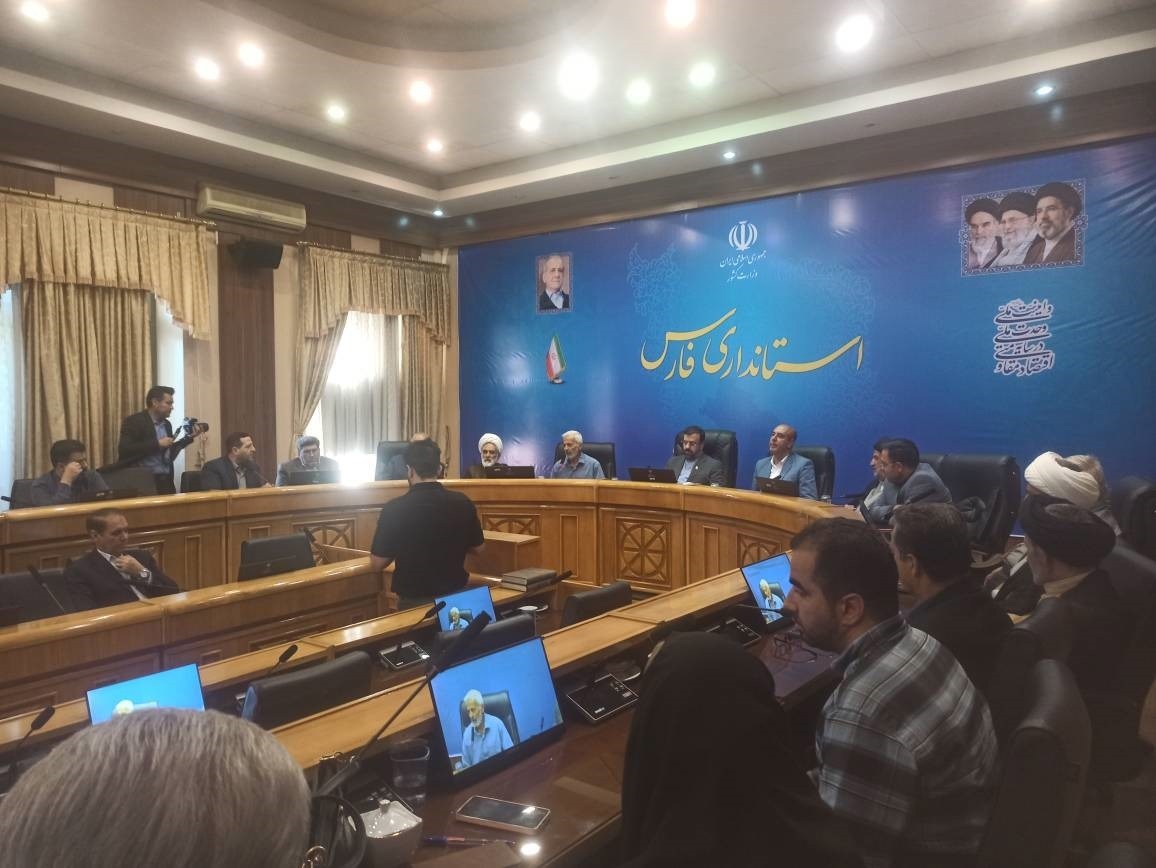 تجلیل از ۳۴ دستگاه اجرایی برتر در حوزه توسعه فرهنگ اقامه نماز در فارس