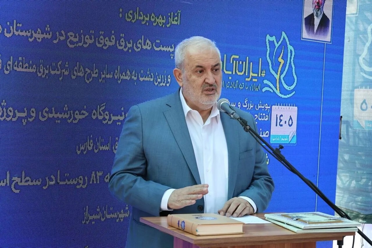صنعت آب و برق خوداتکاست/ شهدای خدمت چراغ خانه‌ها را روشن نگه داشتند