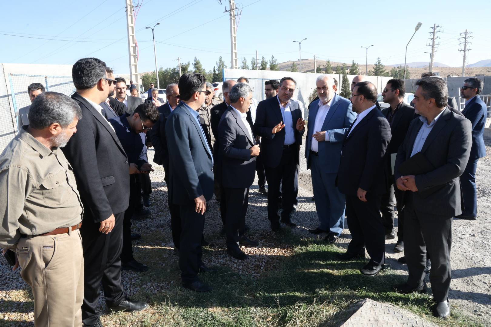 بازدید وزیر نیرو از سامانه‌های تصفیه فاضلاب غرب شهر صدرا