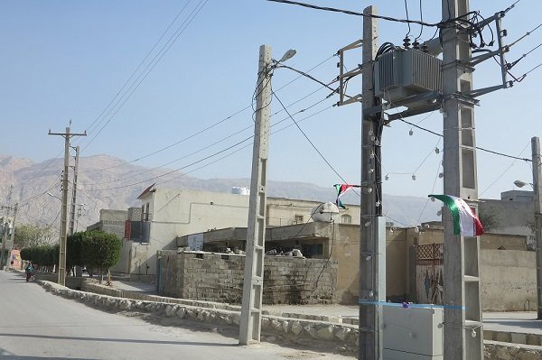 بهره مندی ۵۰ خانوار روستایی شهرستان فسا از نعمت برق