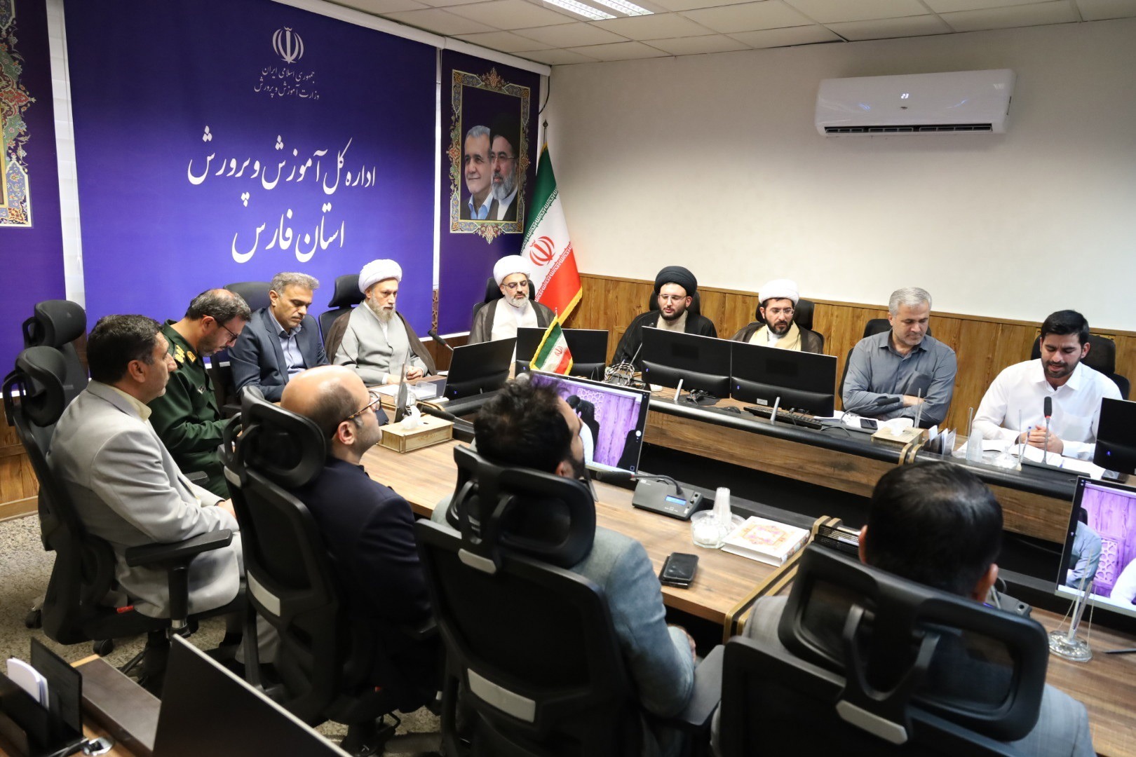 تأکید امام جمعه شیراز بر تقویت هویت ملی و دینی در مدارس