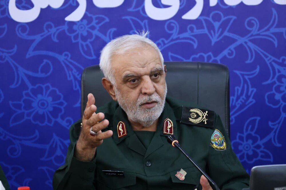 بازخوانی سه دوره ایستادگی مردم ایران در هفته دفاع مقدس فارس