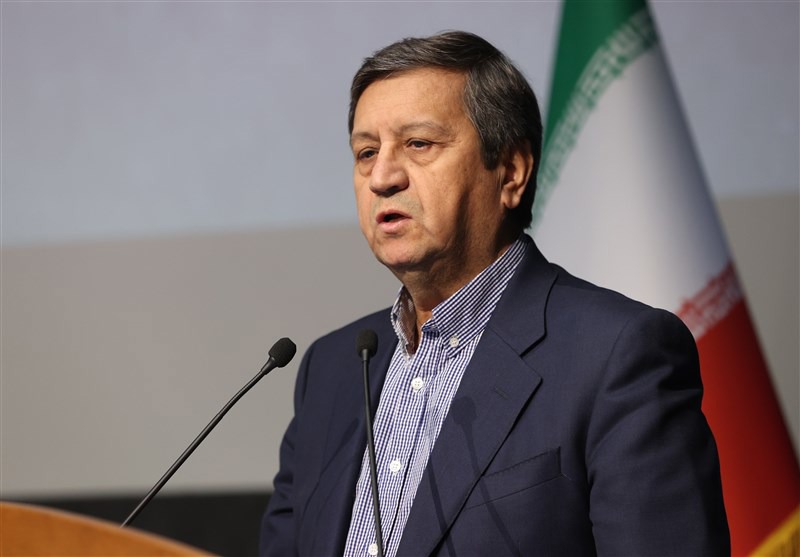 همتی: ترمز رشد نقدینگی کشیده شد