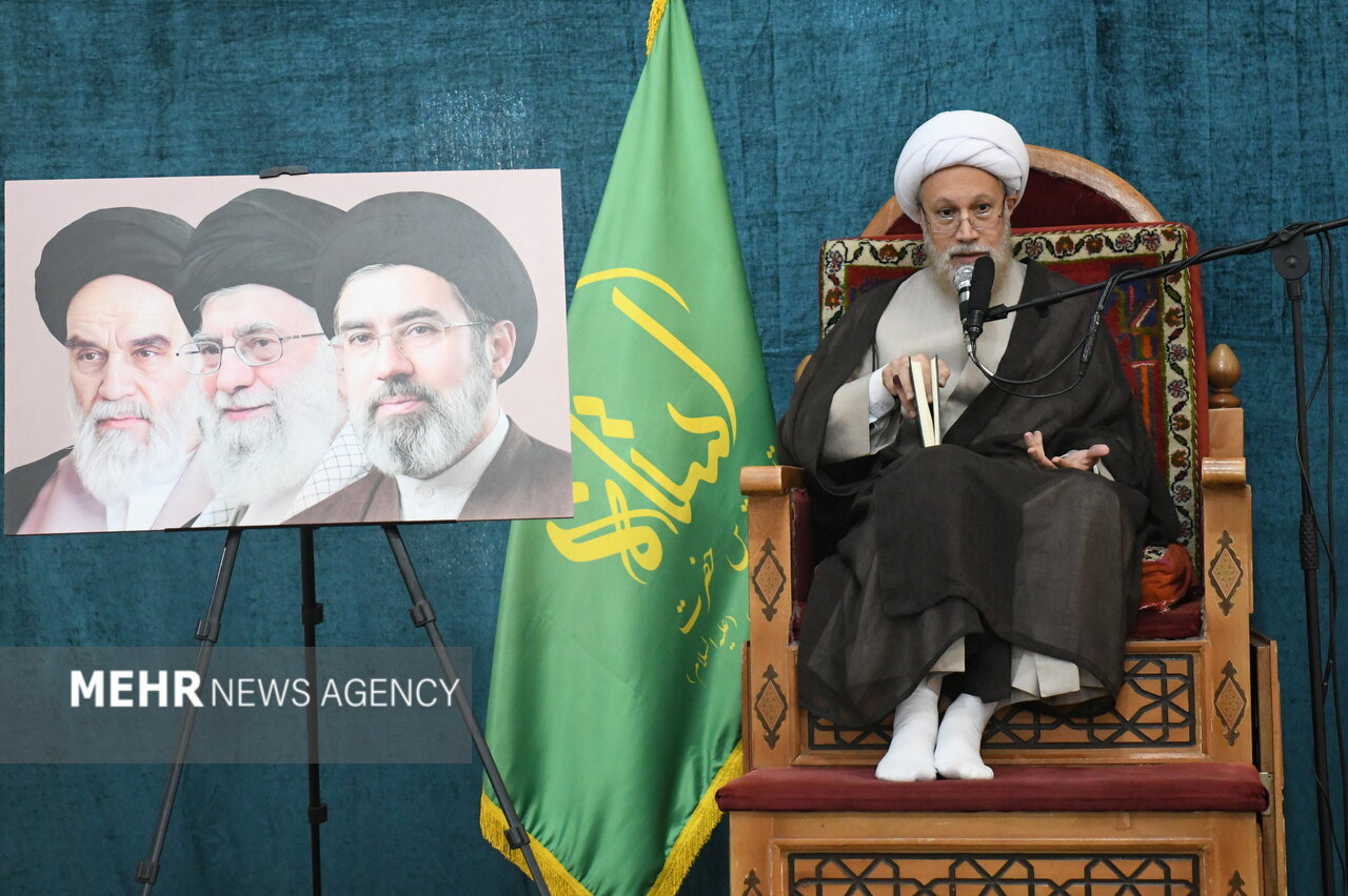 مؤمنان در برابر ناهنجاری‌های جامعه مسئولیت دارند