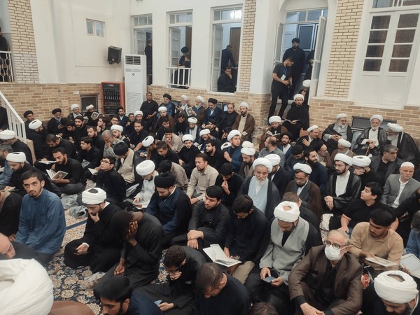 فیلم/ وداع علما و مردم با پیکر آیت‌الله شبیری زنجانی