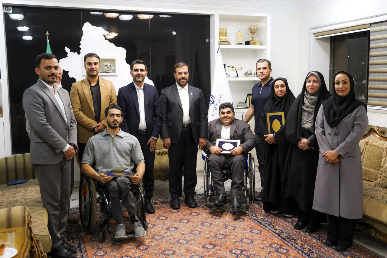 دیدار جمعی از ورزشکاران افتخار آفرین فارس با استاندار