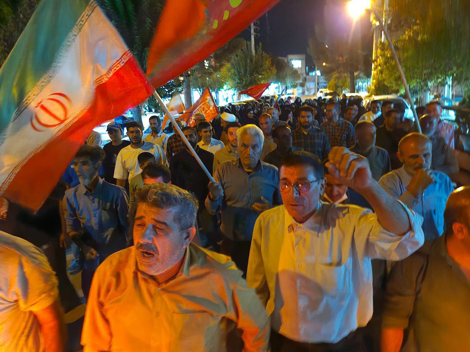 برگزاری همایش پیاده روی خانوادگی در شهرستان بیضا