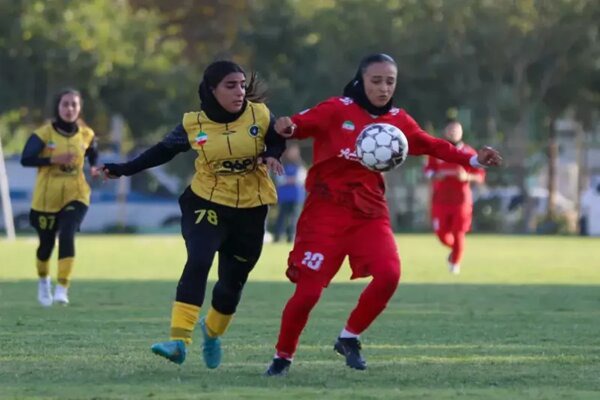 پرسپولیس و سپاهان در کورس صدر؛ بازی‌های سخت از راه رسیدند