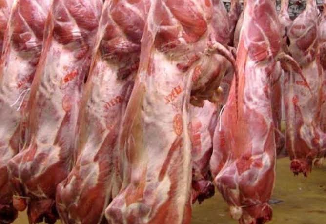 گوشت قرمز منجمد با قیمت مصوب در مرکزی توزیع می‌شود