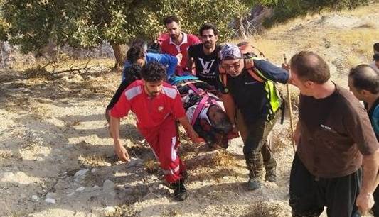 نجات مرد ۵۳ ساله توسط نجاتگران هلال‌احمر ایلام