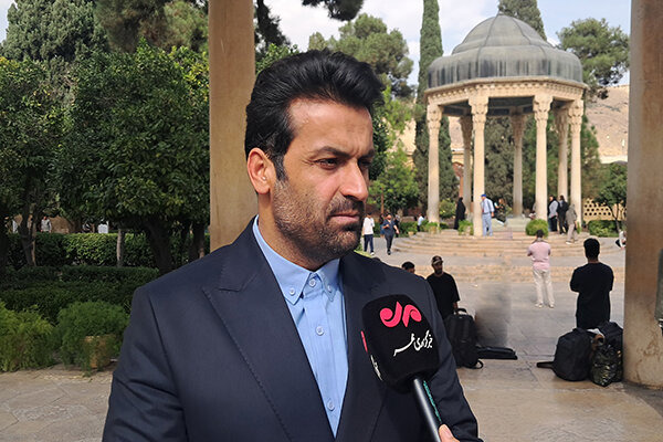حافظ؛ هویت زنده فرهنگ کهن ایرانی اسلامی است