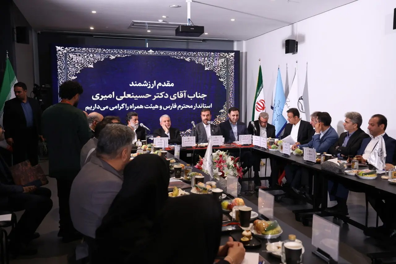استاندار فارس: گردشگری دست‌یافتنی‌ترین محور توسعه است
