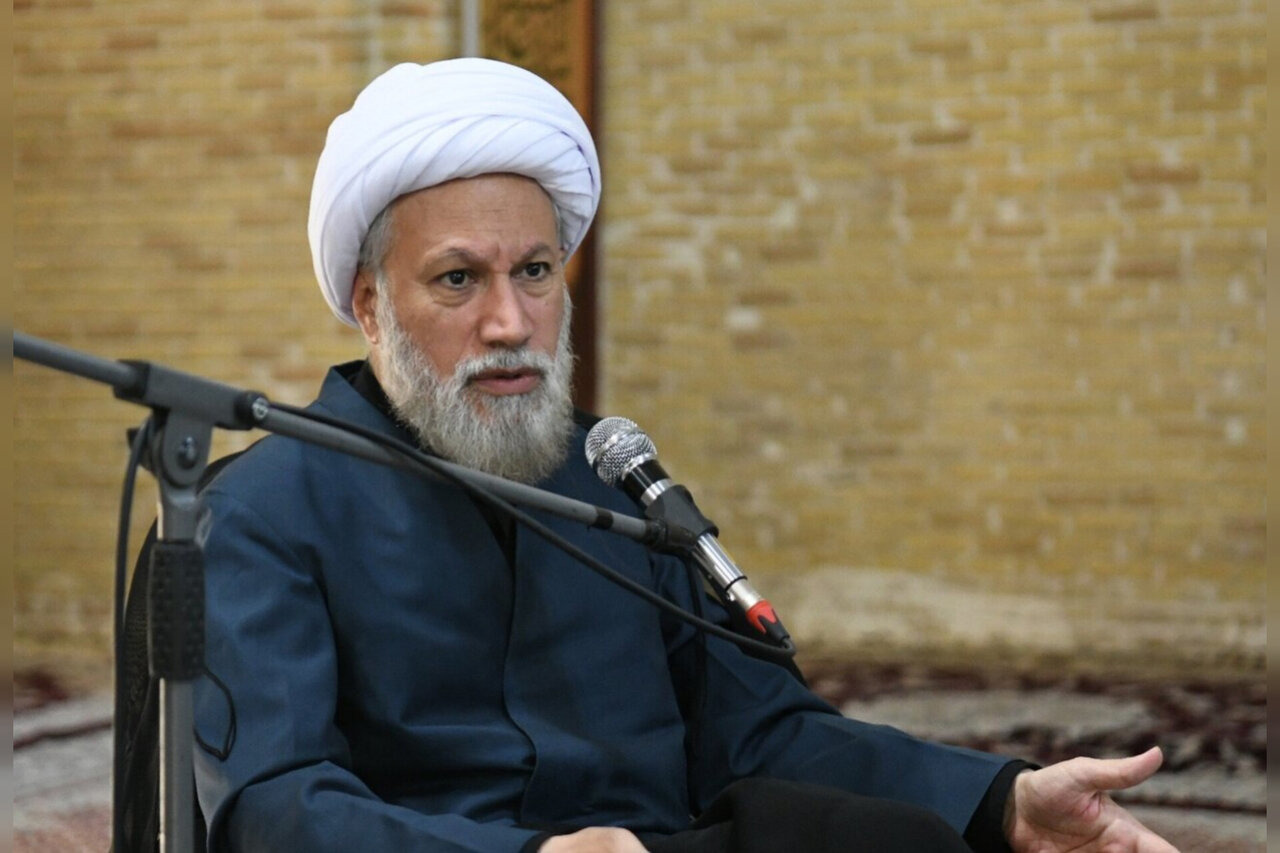 آیت الله دژکام: ایستادگی در مسیر حق شاخصه بارز ملت ایران است