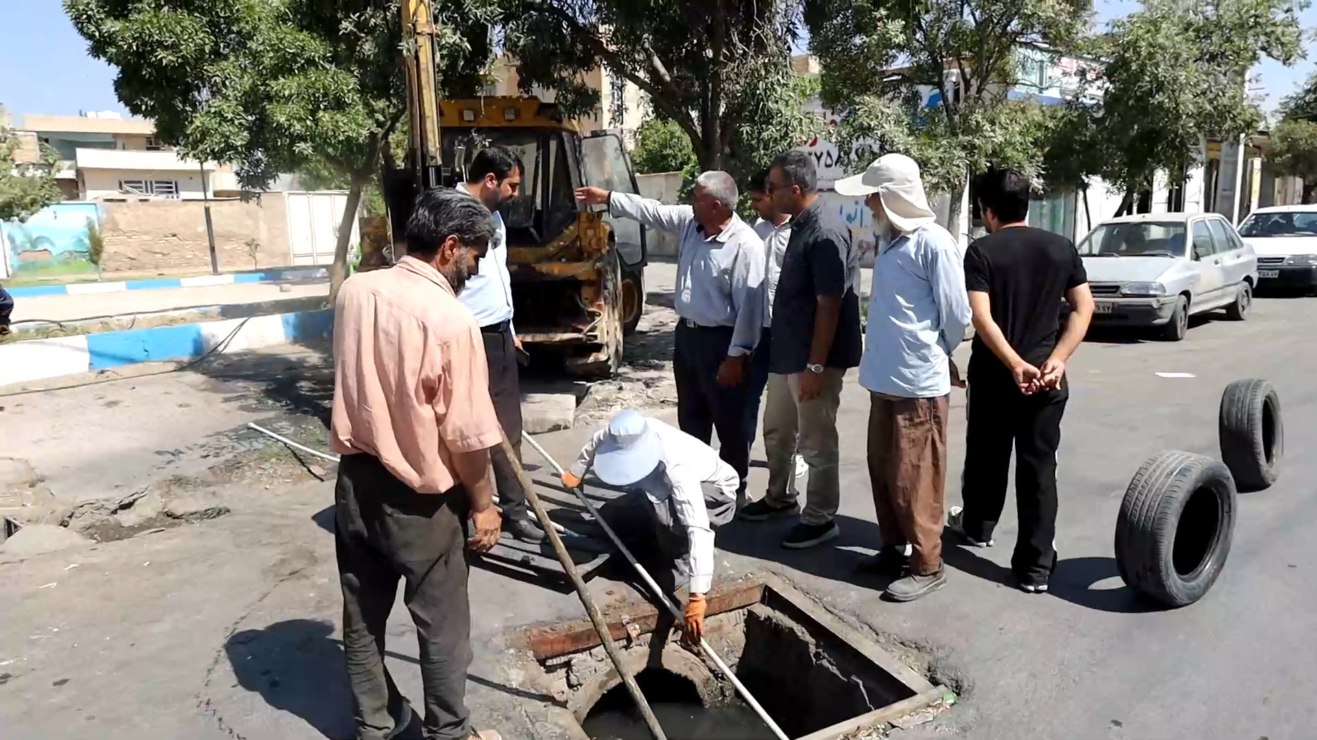 آماده سازی معابر مرودشت برای بارندگی‌های پیش رو