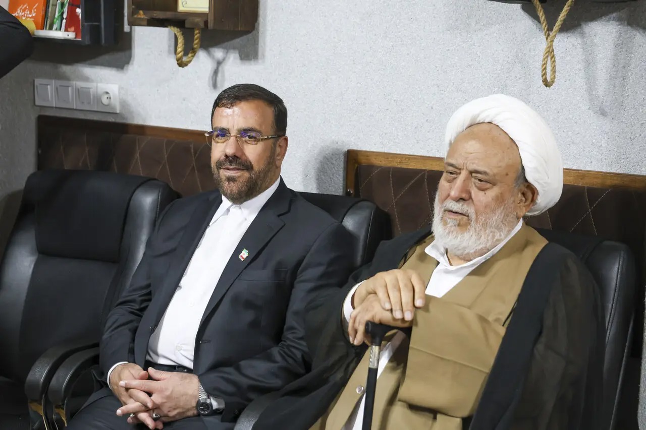 📸حضور استاندار فارس در جشن میلاد حضرت زینب (س)