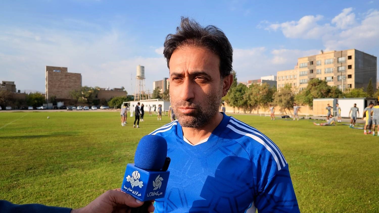 هواداران در دیدار با پیکان تیم فجر را تنها نگذراند