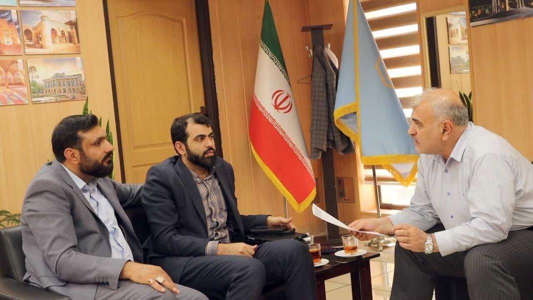 پیگیری تسریع در بهسازی و آسفالت معابر روستایی در دیدار با مدیرکل بنیاد مسکن استان فارس