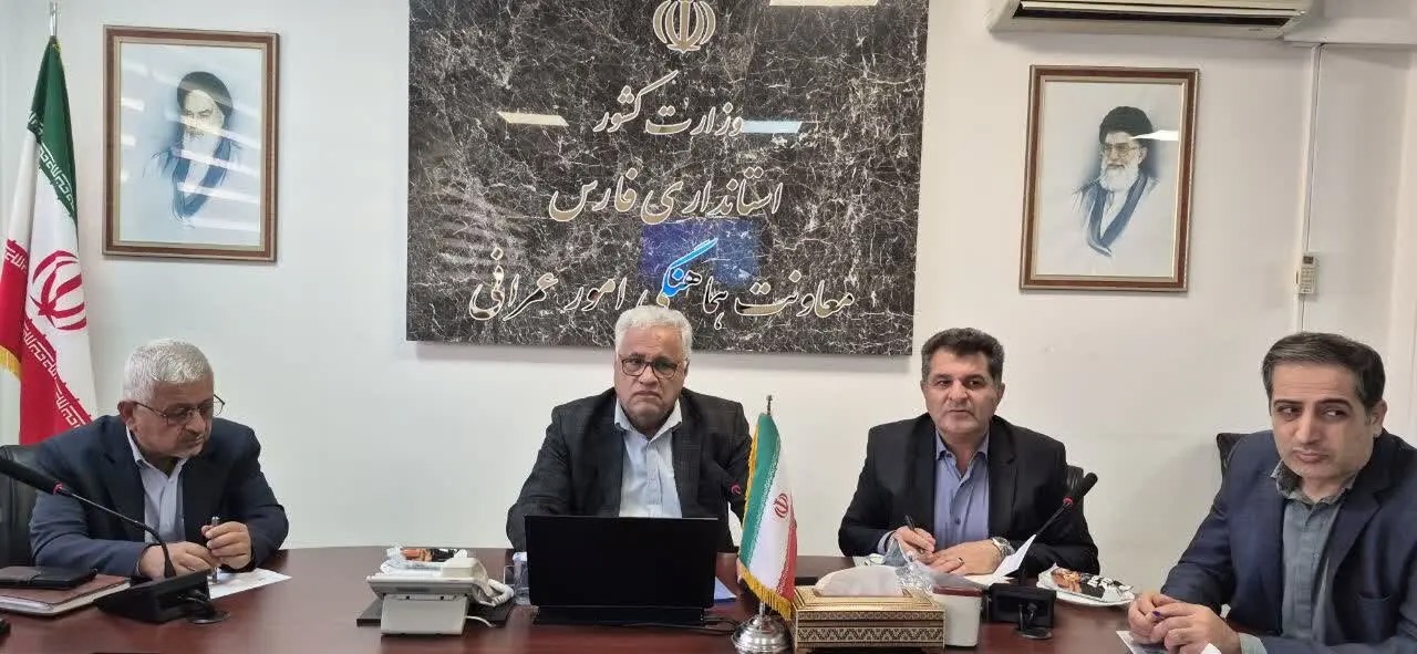 تسهیل صدور مجوزها در پنجره واحد/حمایت کامل ازپیمانکاران نیروگاه‌های خورشیدی