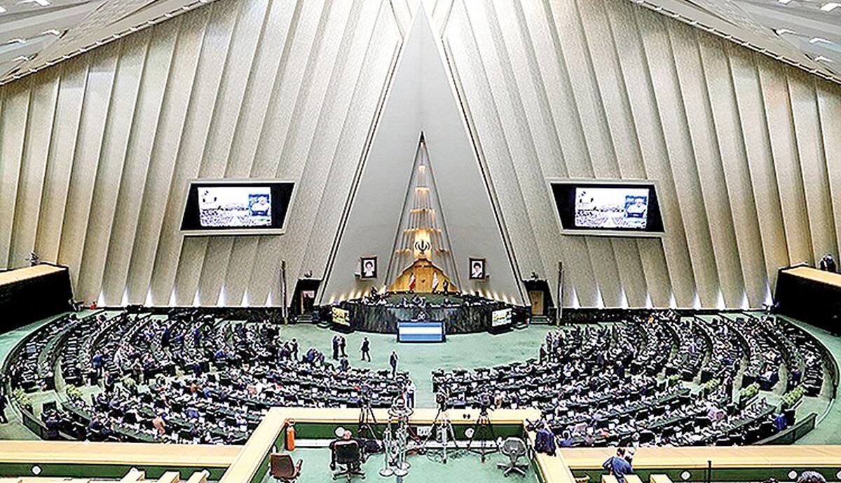 خیز مجلس برای ۸ استیضاح