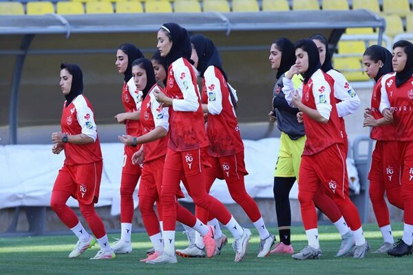 وضعیت استقلال و پرسپولیس برای نخستین دربی؛ سرخ ها برتر از رقیب آبی
