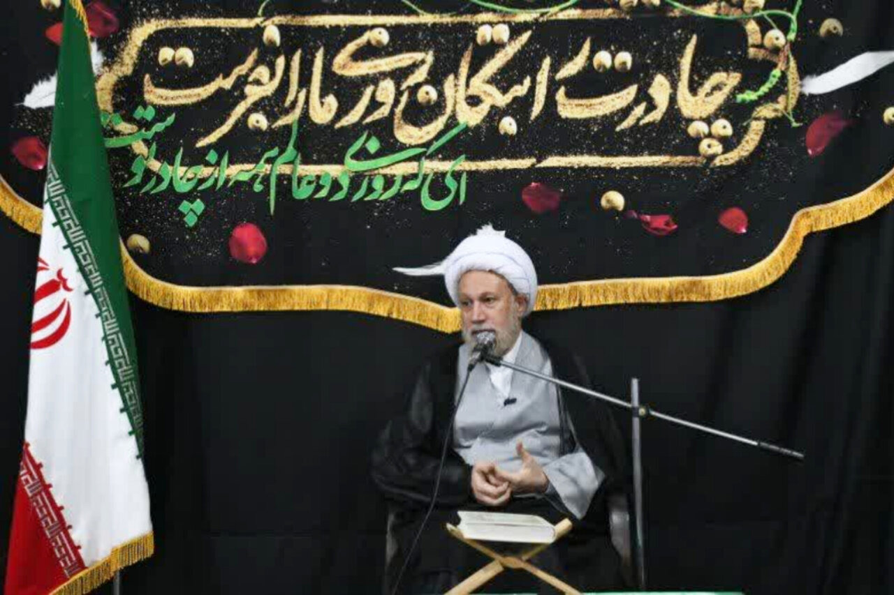 پاسداری از پرچم ولایت وظیفه همگانی است