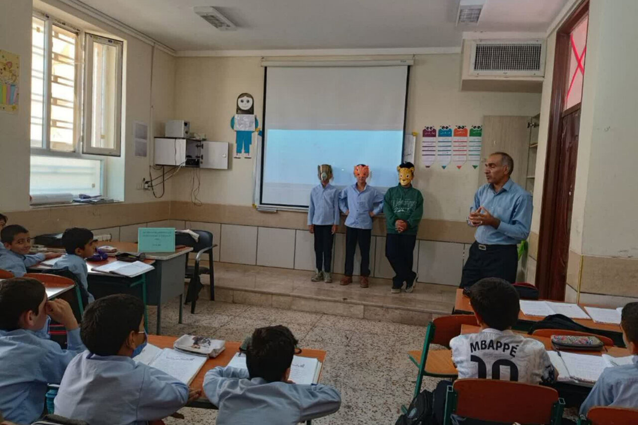 آموزش فرهنگ حفاظت از محیط زیست به دانش‌آموزان مرودشتی